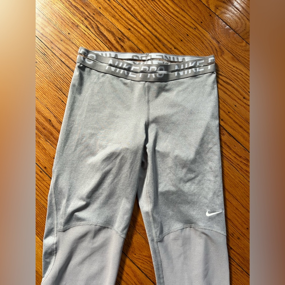 Nike Pro half mesh gray capri leggings size S - Picture 4 of 8
